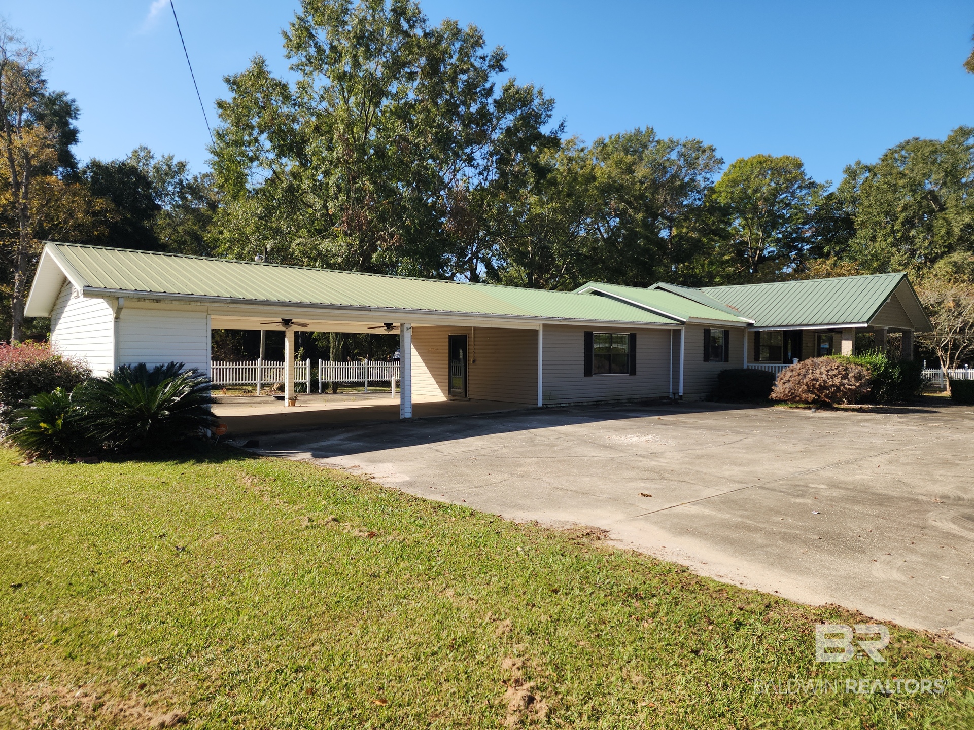 Photo 2 of Single family home for sale at 162 Fennell St, Atmore, AL 36502 | MLS# 412779 | Listing updated on 2026-10-29