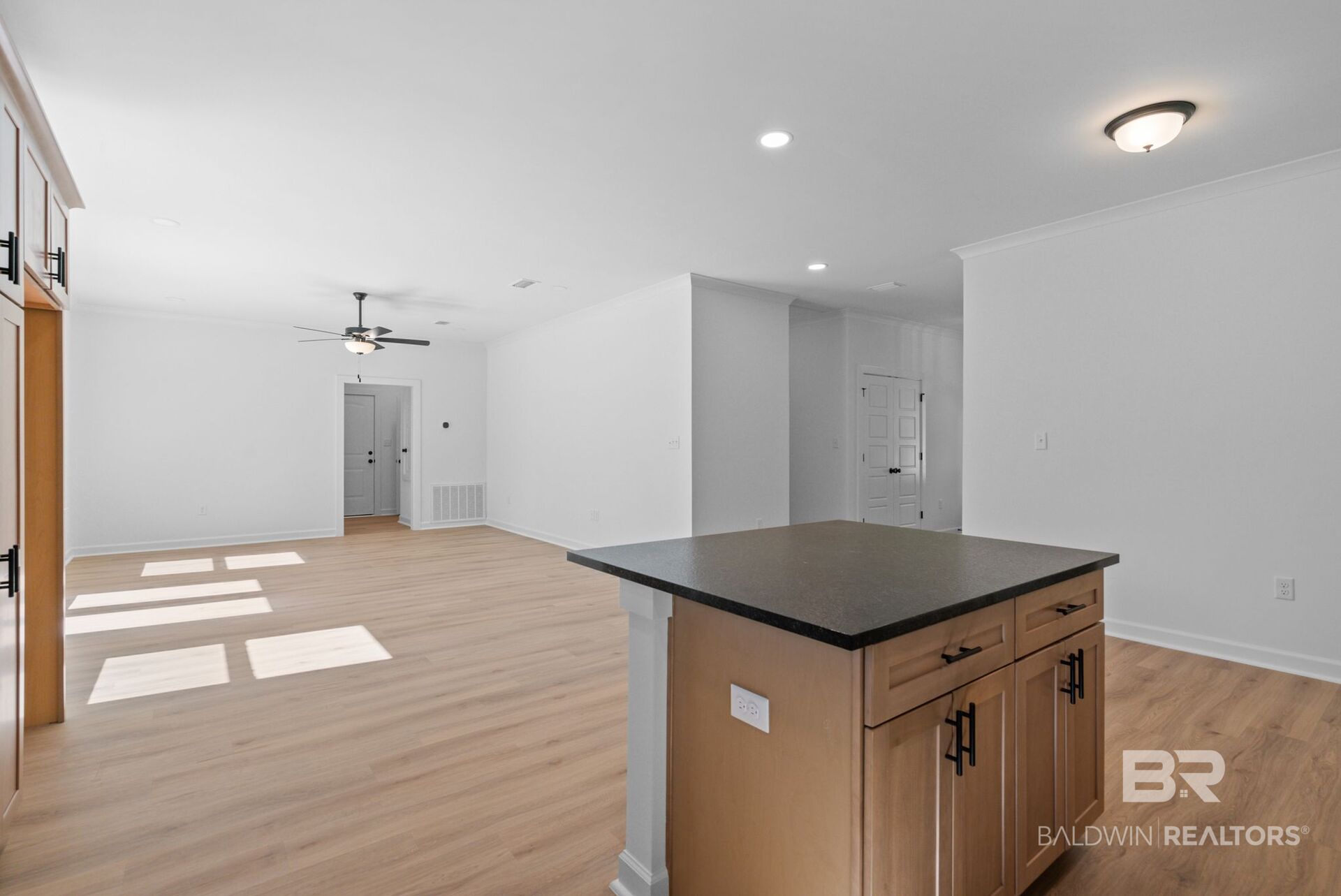 412811 | Photo 11